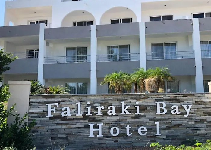 Bay Hotel 2*