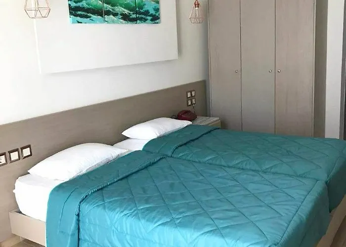 Bay Hotel 2*