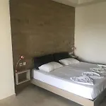 Bay 2* فاليراكي