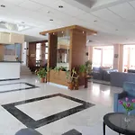Bay فندق