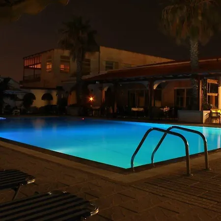 Bay Hotel 2*