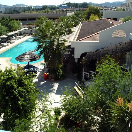Bay Hotel 2*