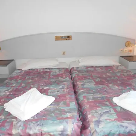 Hotel Bay 2*