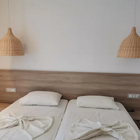 Bay Hotel 2*