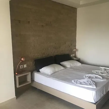 Bay 2* ファリラキ